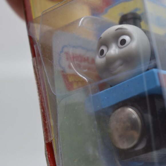 THOMAS 1 - Thomas & Friends Wooden Railway Train Engine w/ Collector's Card New - Picture 9 of 11
